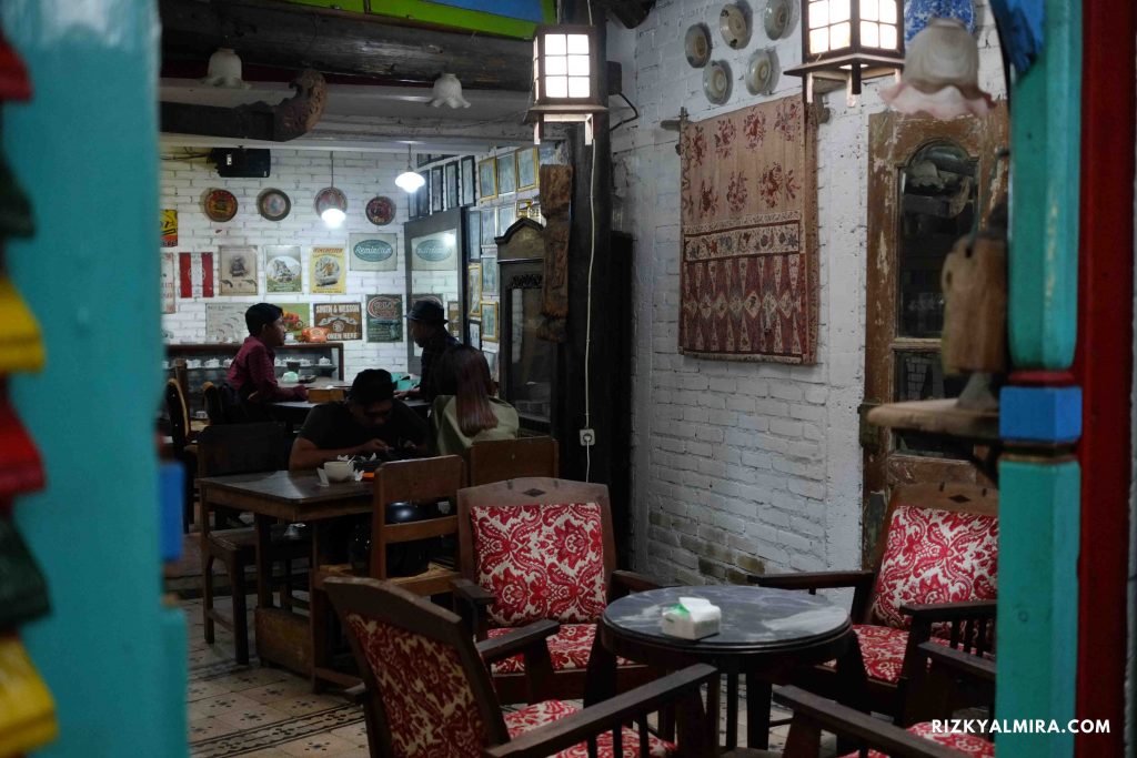 Loe Mien Toe Cafe di Malang. Dokumentasi pribadi Rizky Almira